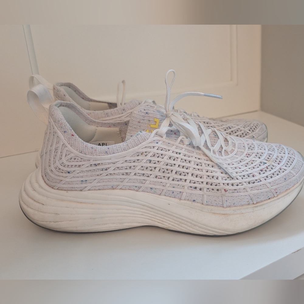 APL Men's White Sneakers 9